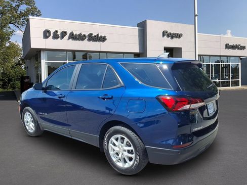 Used 2023 Chevrolet Equinox LS AWD/4WD image 3