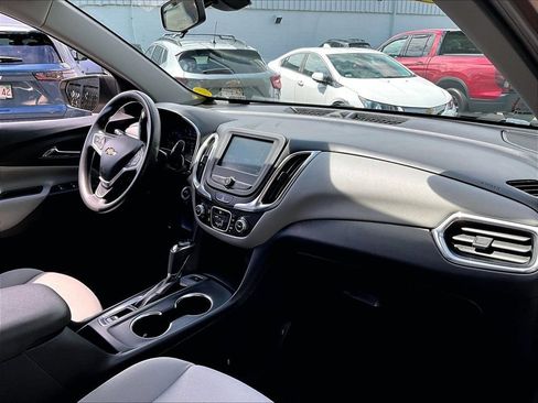 Used 2018 Chevrolet Equinox LS AWD/4WD image 21