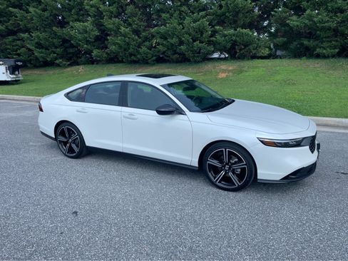 Used 2026 Honda Accord SE image 13