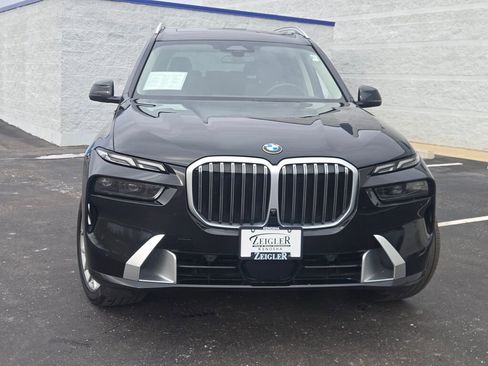 Used 2025 BMW X7 xDrive40i image 4
