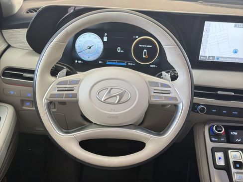 Used 2025 Hyundai Palisade Calligraphy image 17