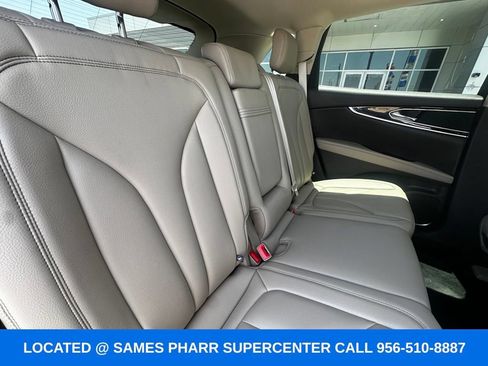 Used 2023 Lincoln Nautilus FWD w/ Premium Package image 24