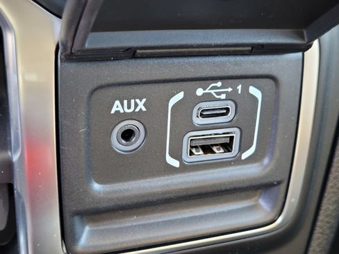 New 2026 Jeep Gladiator Sport AWD/4WD image 17