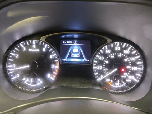 Used 2020 Nissan Pathfinder S image 23