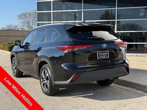 Used 2023 Toyota Highlander XLE AWD/4WD image 5