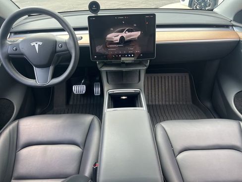 Used 2023 Tesla Model Y Performance image 24