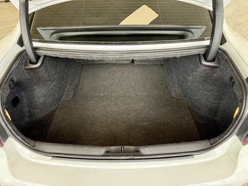 Used 2017 Dodge Charger SE image 9