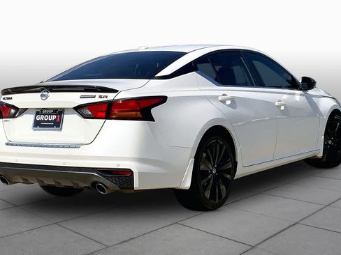 Used 2022 Nissan Altima 2.5 SR w/ Midnight Edition Package FWD image 13