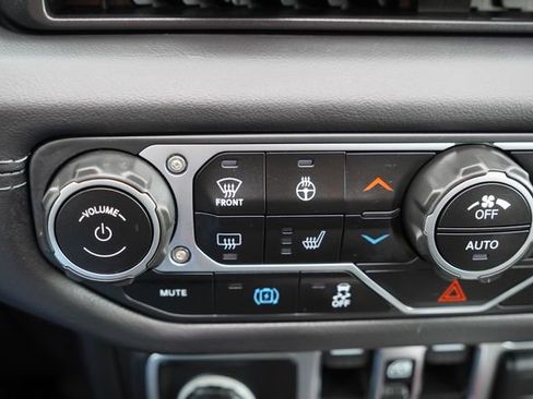 Certified 2025 Jeep Wrangler Unlimited Sahara w/ Safety Group image 29