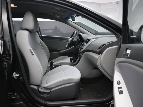 Used 2014 Hyundai Accent SE FWD image 25