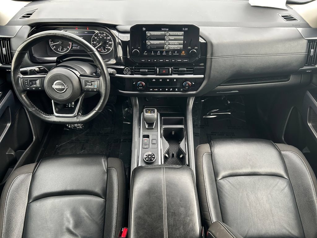 Used 2023 Nissan Pathfinder SL AWD/4WD image 18