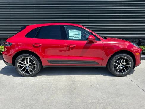 Used 2026 Porsche Macan AWD/4WD image 10