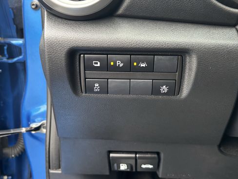 Used 2022 Nissan Versa S image 18