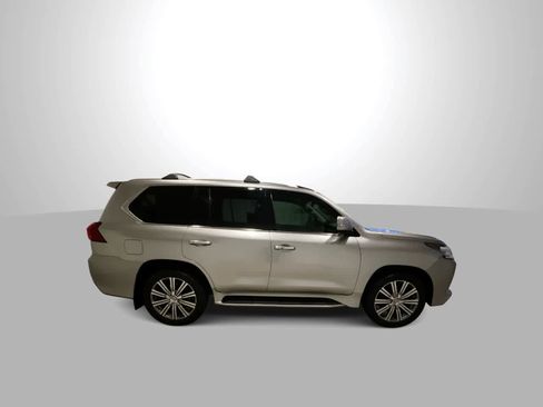 Used 2017 Lexus LX 570 4WD image 9