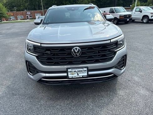 Used 2024 Volkswagen Atlas Cross Sport SEL R-Line AWD/4WD image 9