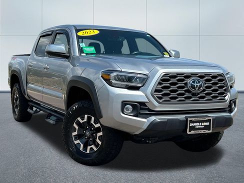 Used 2023 Toyota Tacoma TRD Off-Road w/ Technology Package AWD/4WD image 32