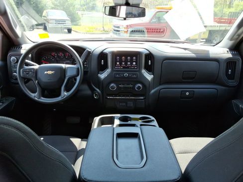 Certified 2025 Chevrolet Silverado 1500 Custom w/ Turbomax Blackout Package image 22