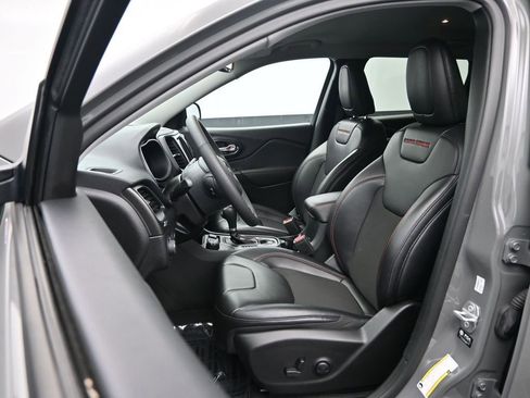 Used 2023 Jeep Cherokee Trailhawk w/ Trailer Tow Group image 25