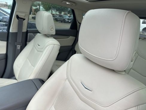 Used 2021 Cadillac XT5 Premium Luxury image 7