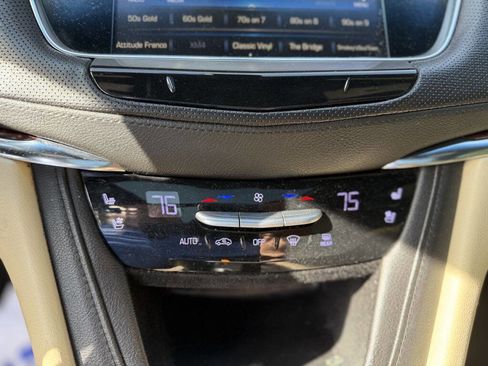 Used 2017 Cadillac XT5 Premium Luxury AWD/4WD image 19