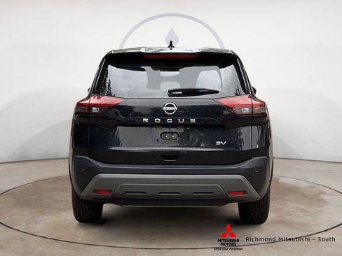 Used 2023 Nissan Rogue SV image 4