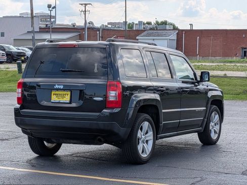 Used 2011 Jeep Patriot Latitude FWD image 7
