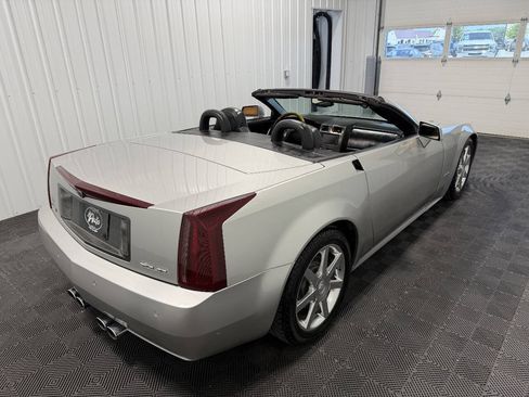 Used 2004 Cadillac XLR RWD image 35