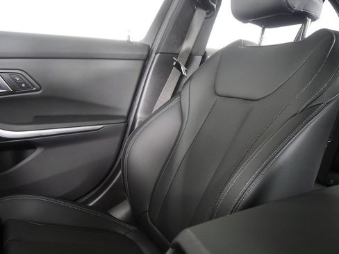 Used 2025 BMW 330i Sedan image 26
