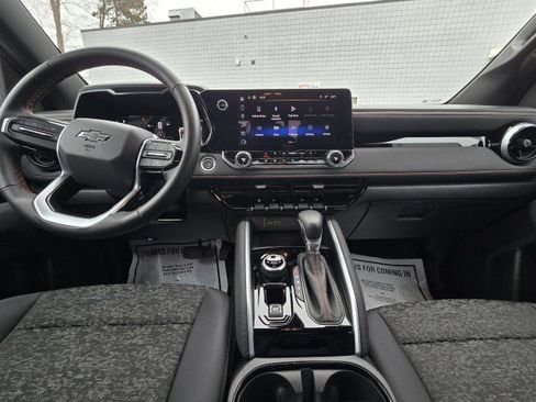 Used 2024 Chevrolet Colorado Z71 w/ Z71 Convenience Package 2 image 15