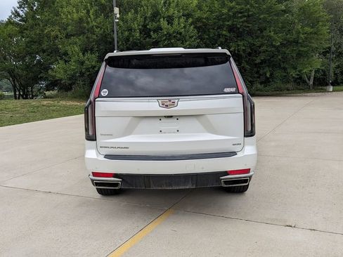 Used 2022 Cadillac Escalade ESV Premium Luxury AWD/4WD image 4