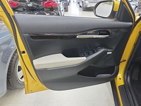 Used 2021 Kia Seltos SX w/ SX Sunroof Package image 14