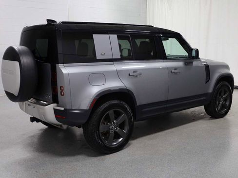 Used 2020 Land Rover Defender 110 SE image 9
