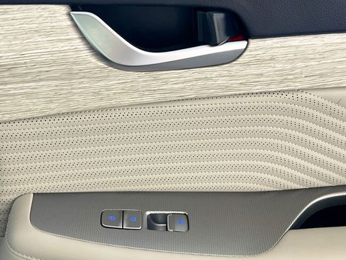 Used 2024 Hyundai Palisade Calligraphy image 32