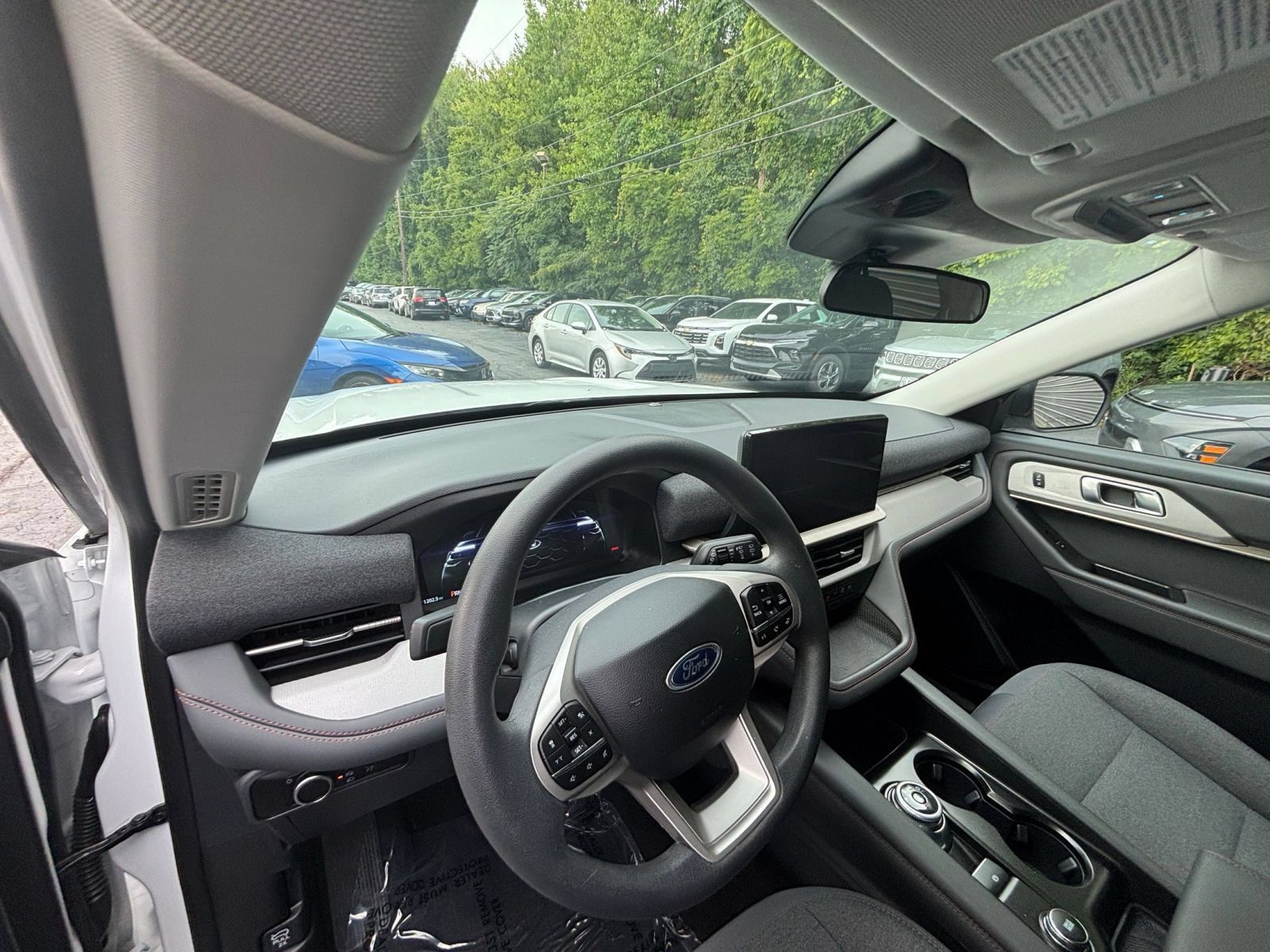 Used 2026 Ford Explorer Active AWD/4WD image 29