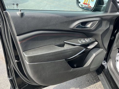 Used 2024 Chevrolet Trax RS w/ Sunroof Package image 19