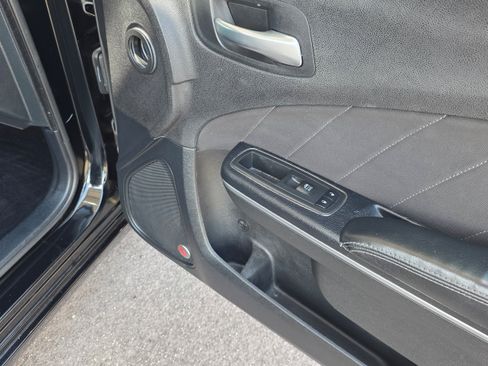 Used 2015 Dodge Charger SXT RWD image 21
