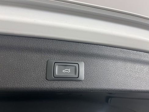 Used 2025 Audi Q3 2.0T Premium image 22