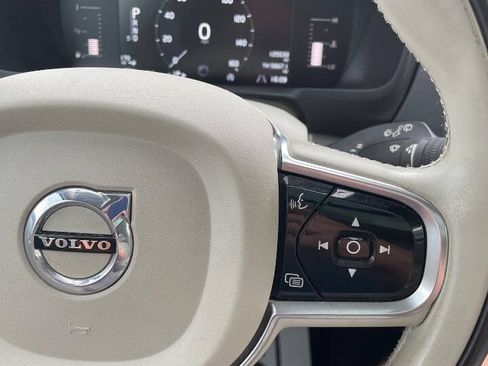 Used 2017 Volvo XC90 T5 Momentum w/ Vision Package AWD/4WD image 21