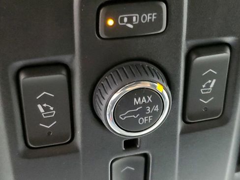 Used 2022 Chevrolet Tahoe High Country image 18