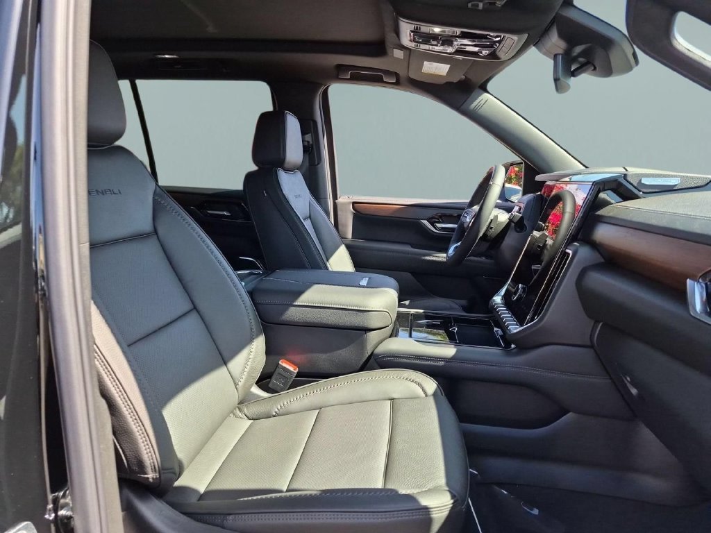 New 2027 GMC Yukon Denali w/ Sun & Power Step Package AWD/4WD image 29