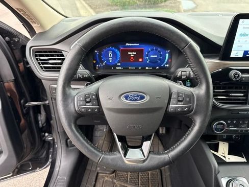 Used 2020 Ford Escape Titanium w/ Titanium Premium Package 2.0 AWD/4WD image 16