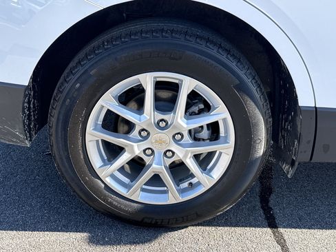 Used 2024 Chevrolet Equinox LT image 18