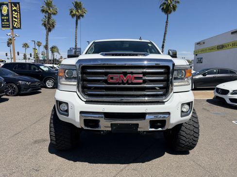 Used 2017 GMC Sierra 2500 SLT w/ Duramax Plus Package AWD/4WD image 2