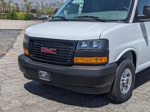 New 2026 GMC Savana 2500 w/ Driver Convenience Package RWD image 16