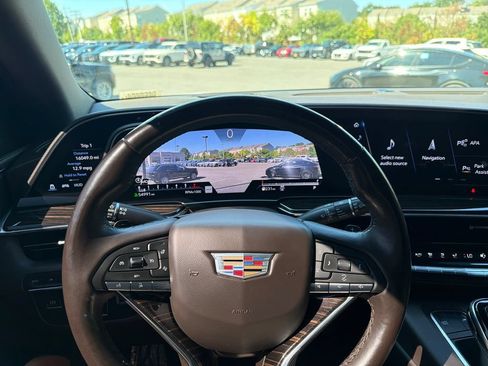 Certified 2022 Cadillac Escalade ESV Sport w/ Touring Package AWD/4WD image 5