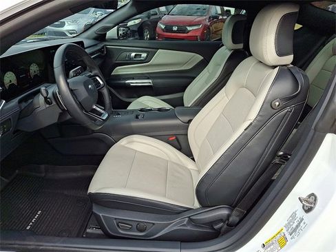 Used 2024 Ford Mustang GT Premium image 9