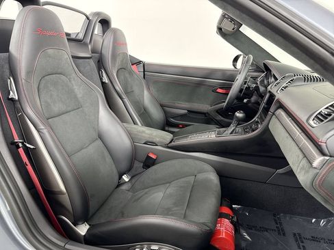 Certified 2024 Porsche 718 Boxster Spyder RS RWD image 22