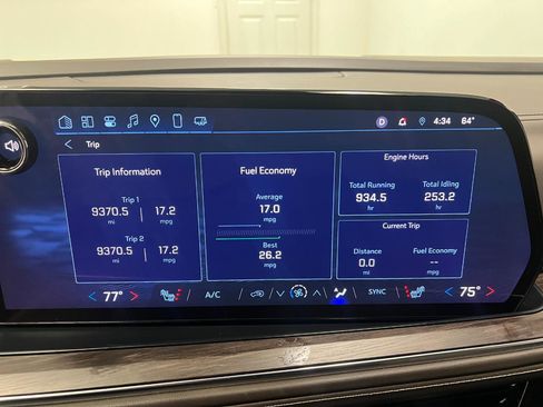 Used 2025 Chevrolet Suburban LT image 58