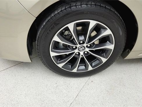 Used 2016 Toyota Avalon XLE Premium image 25