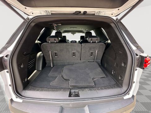 Used 2023 Chevrolet Traverse LT w/ Rear Camera Mirror Package AWD/4WD image 33